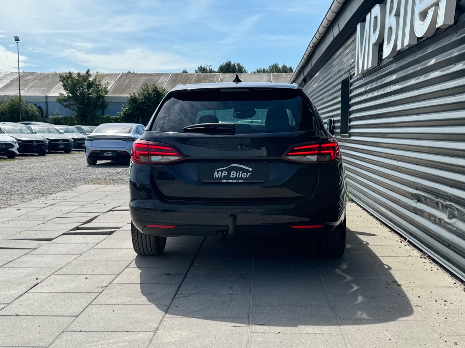 Blå Opel Astra fra 2018