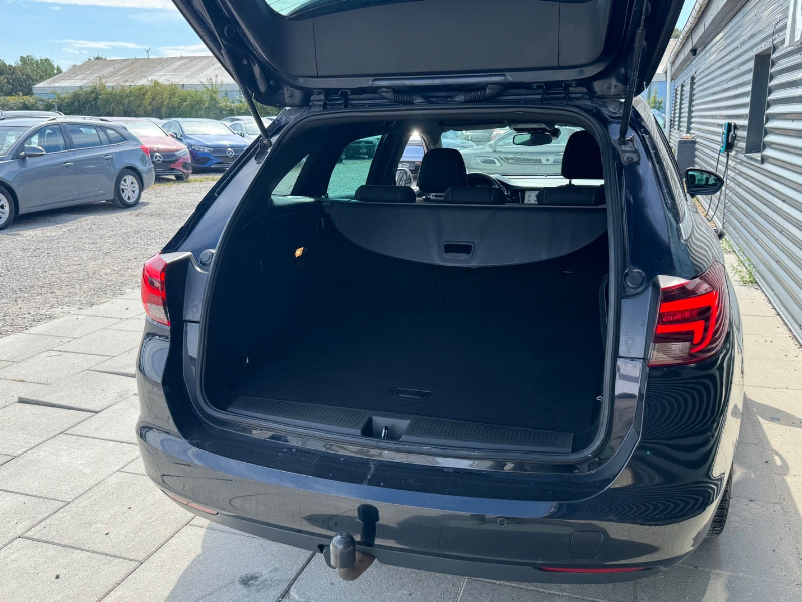 Blå Opel Astra fra 2018
