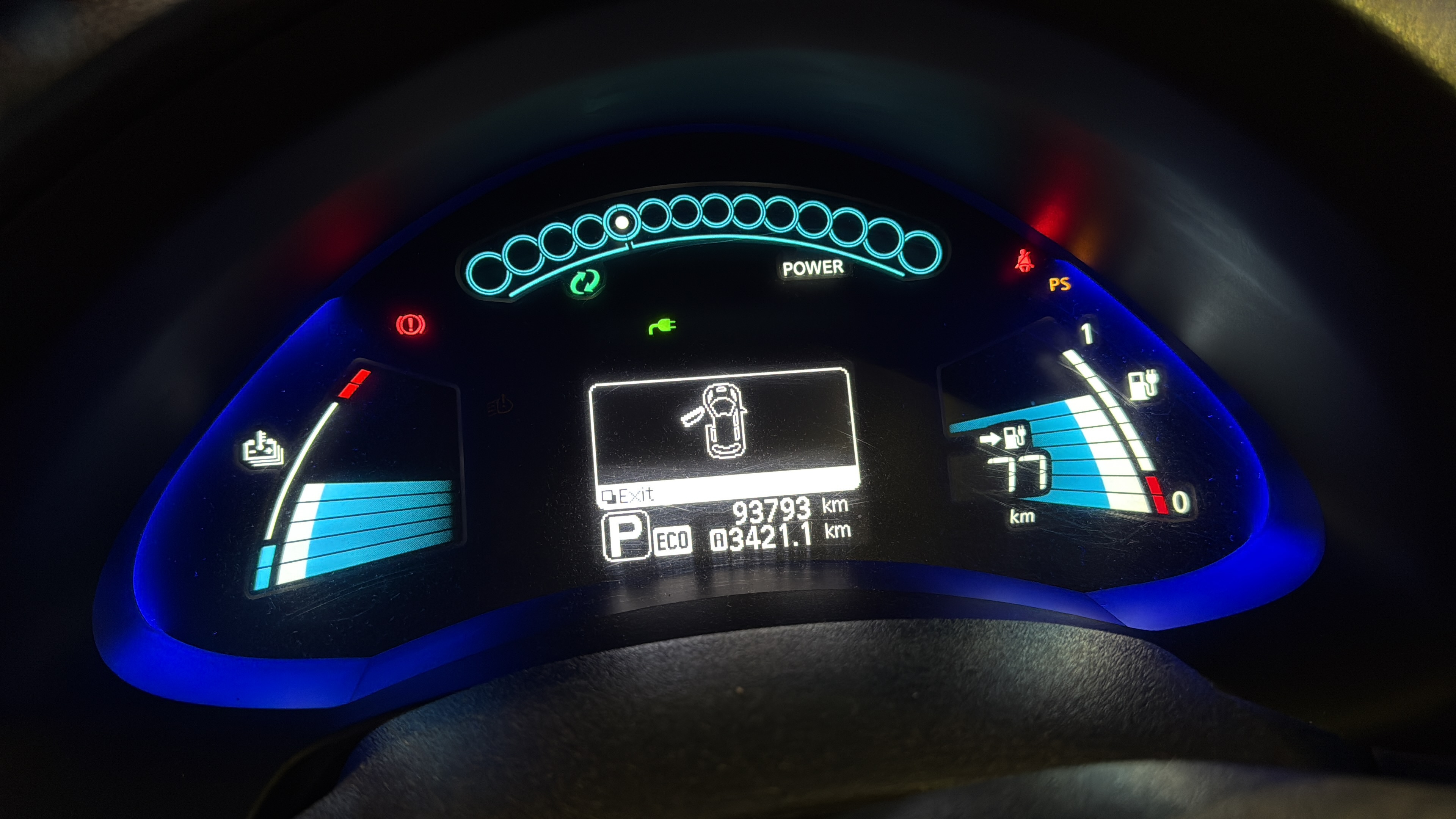 Grå Nissan Leaf fra 2014