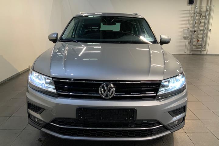 Grå VW Tiguan fra 2020