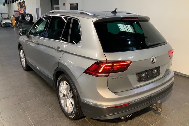 Grå VW Tiguan fra 2020