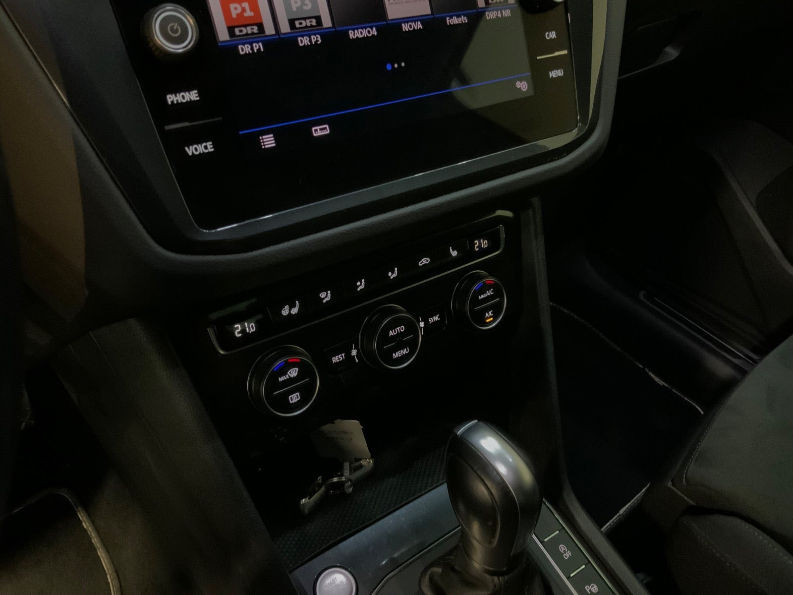 Grå VW Tiguan fra 2020