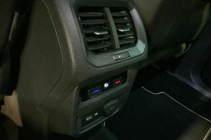 Grå VW Tiguan fra 2020