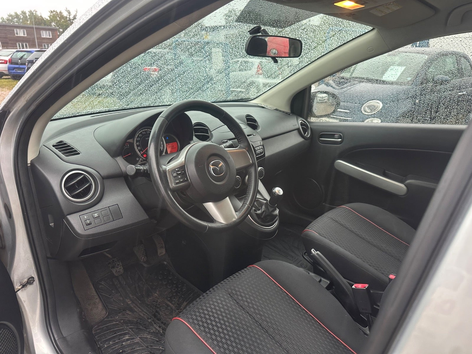 Sølv Mazda 2 fra 2011