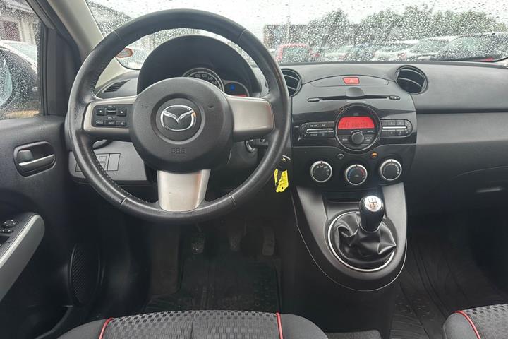 Sølv Mazda 2 fra 2011