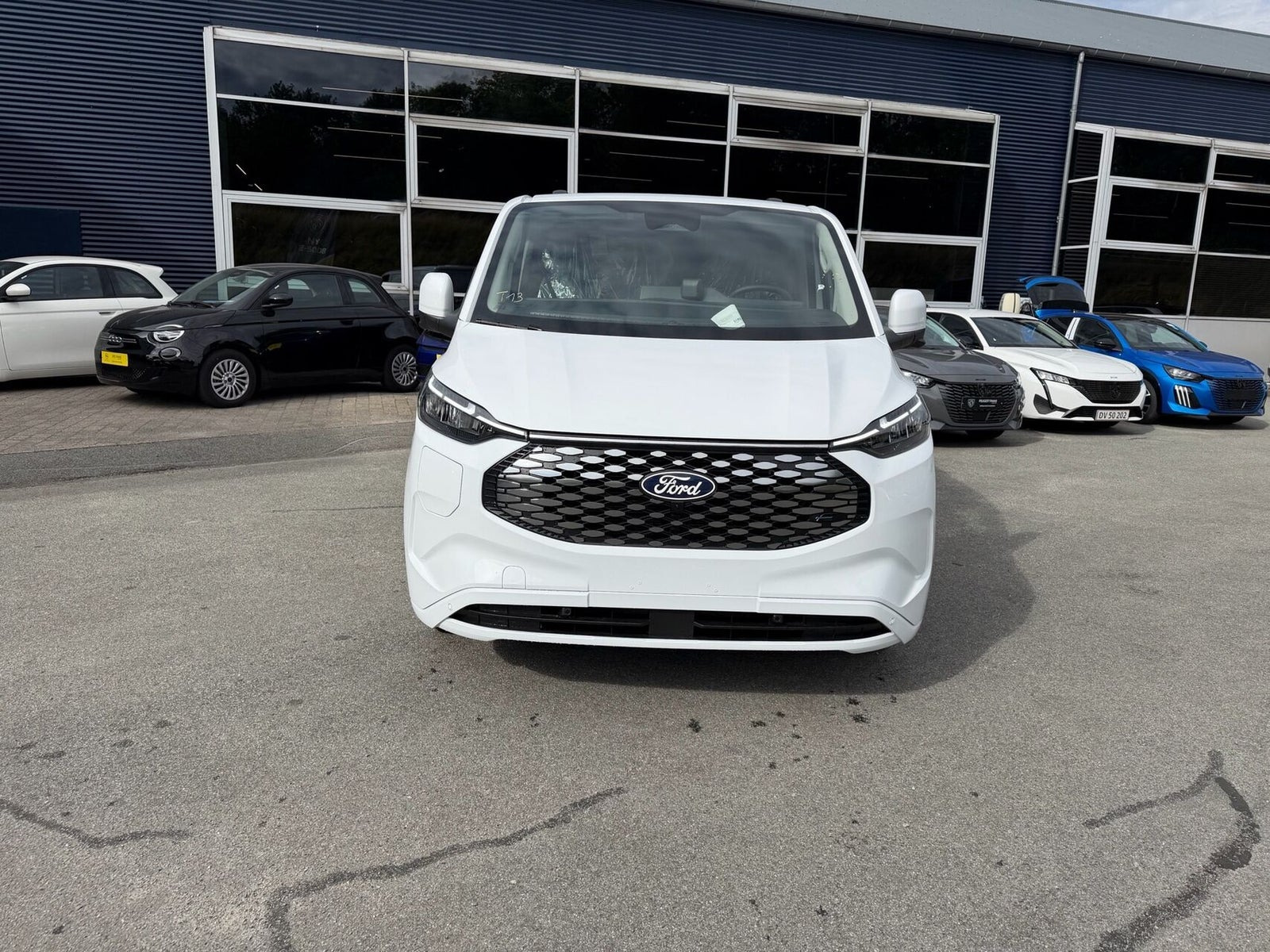 Hvid Ford E-Transit Custom 320 L1 fra 2026