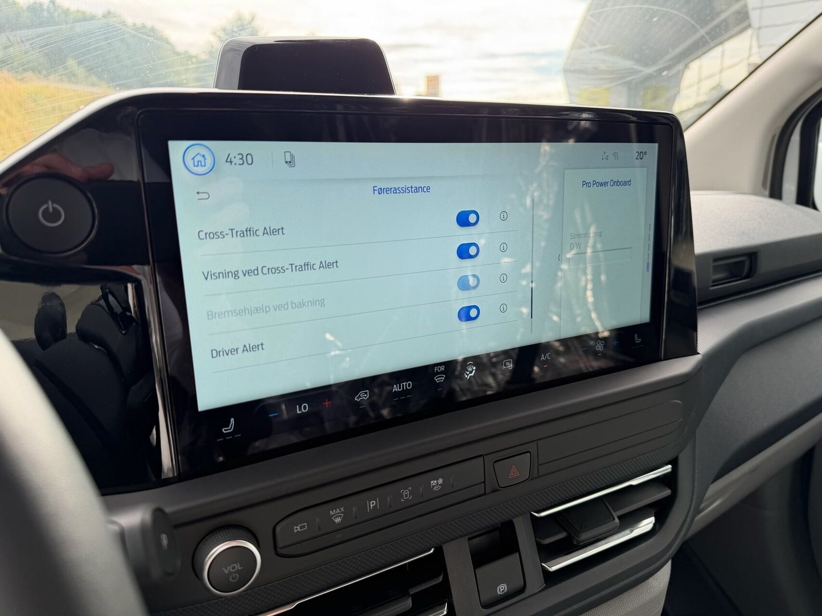 Hvid Ford E-Transit Custom 320 L1 fra 2026