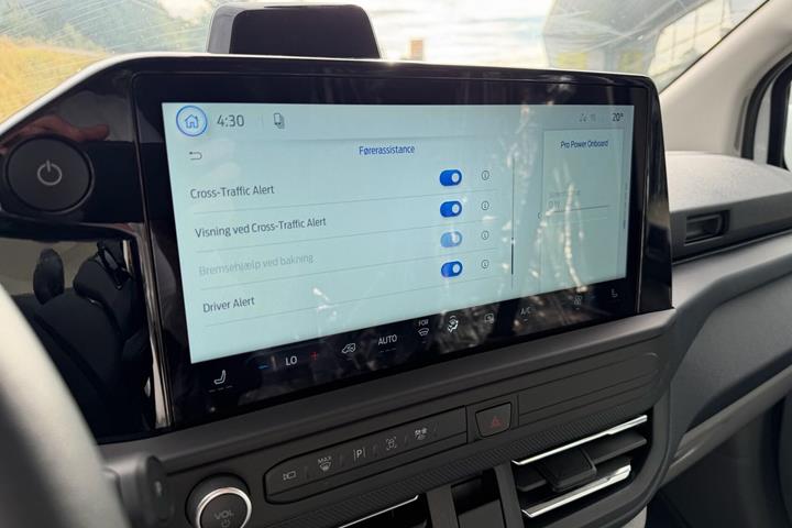 Hvid Ford E-Transit Custom 320 L1 fra 2026