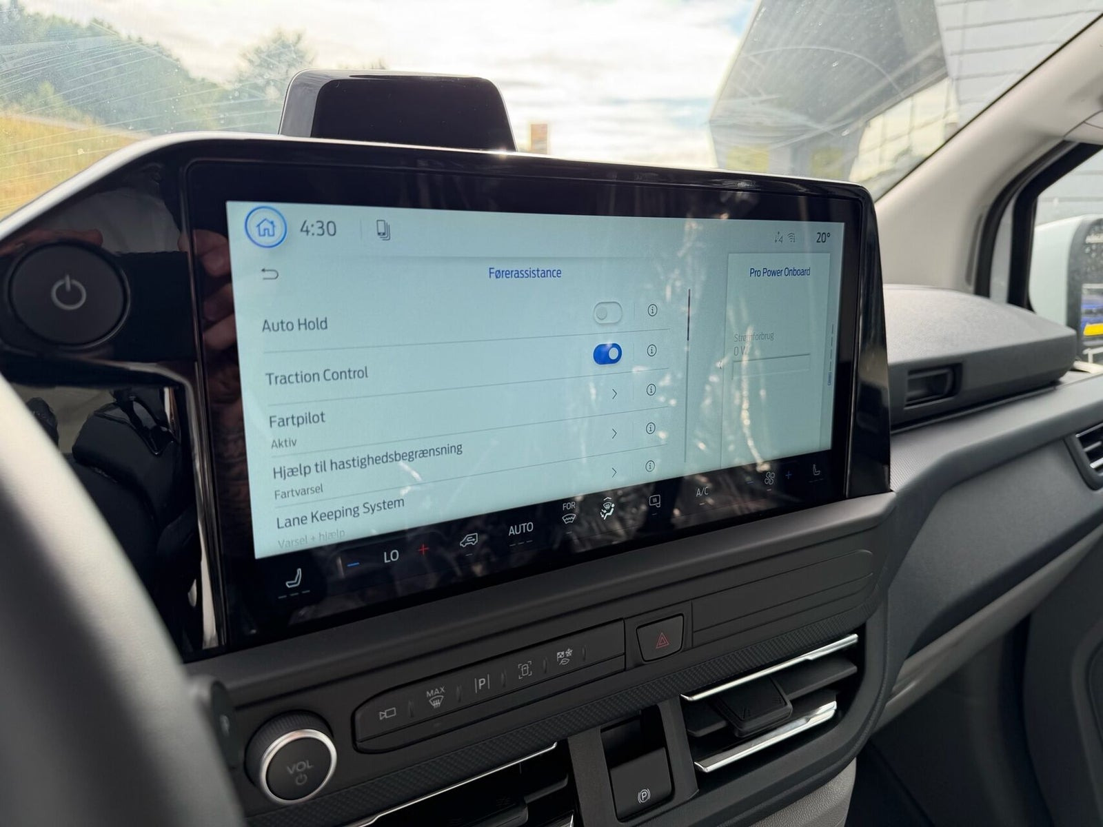 Hvid Ford E-Transit Custom 320 L1 fra 2026