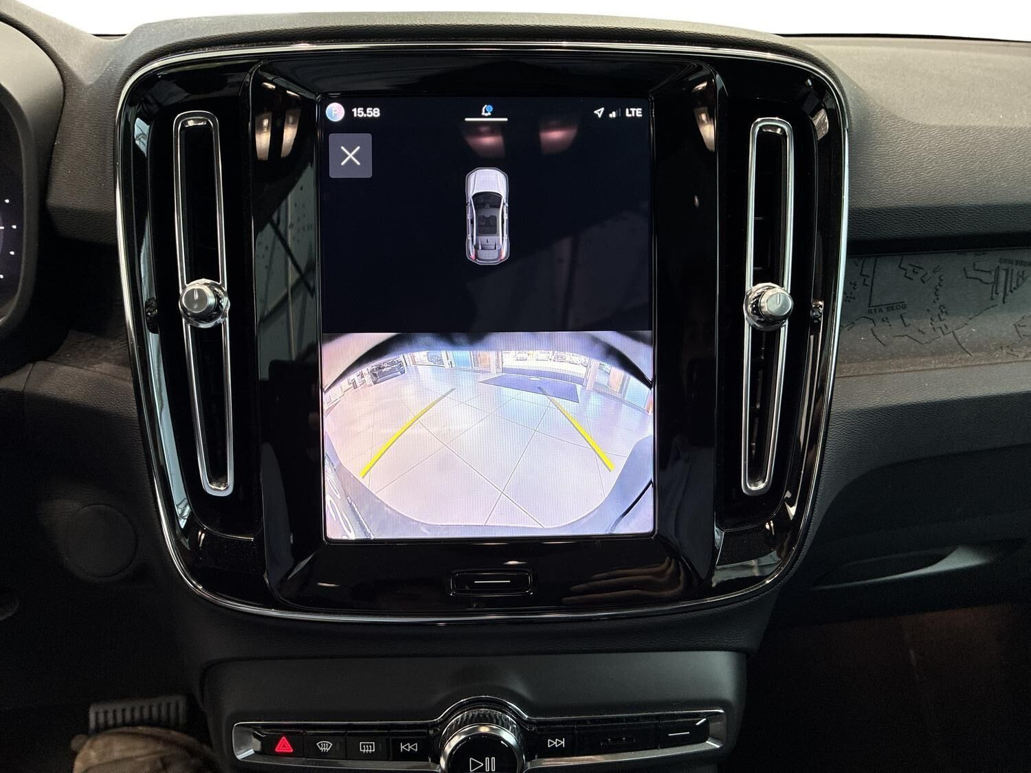Blå Volvo C40 fra 2023