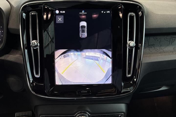 Blå Volvo C40 fra 2023