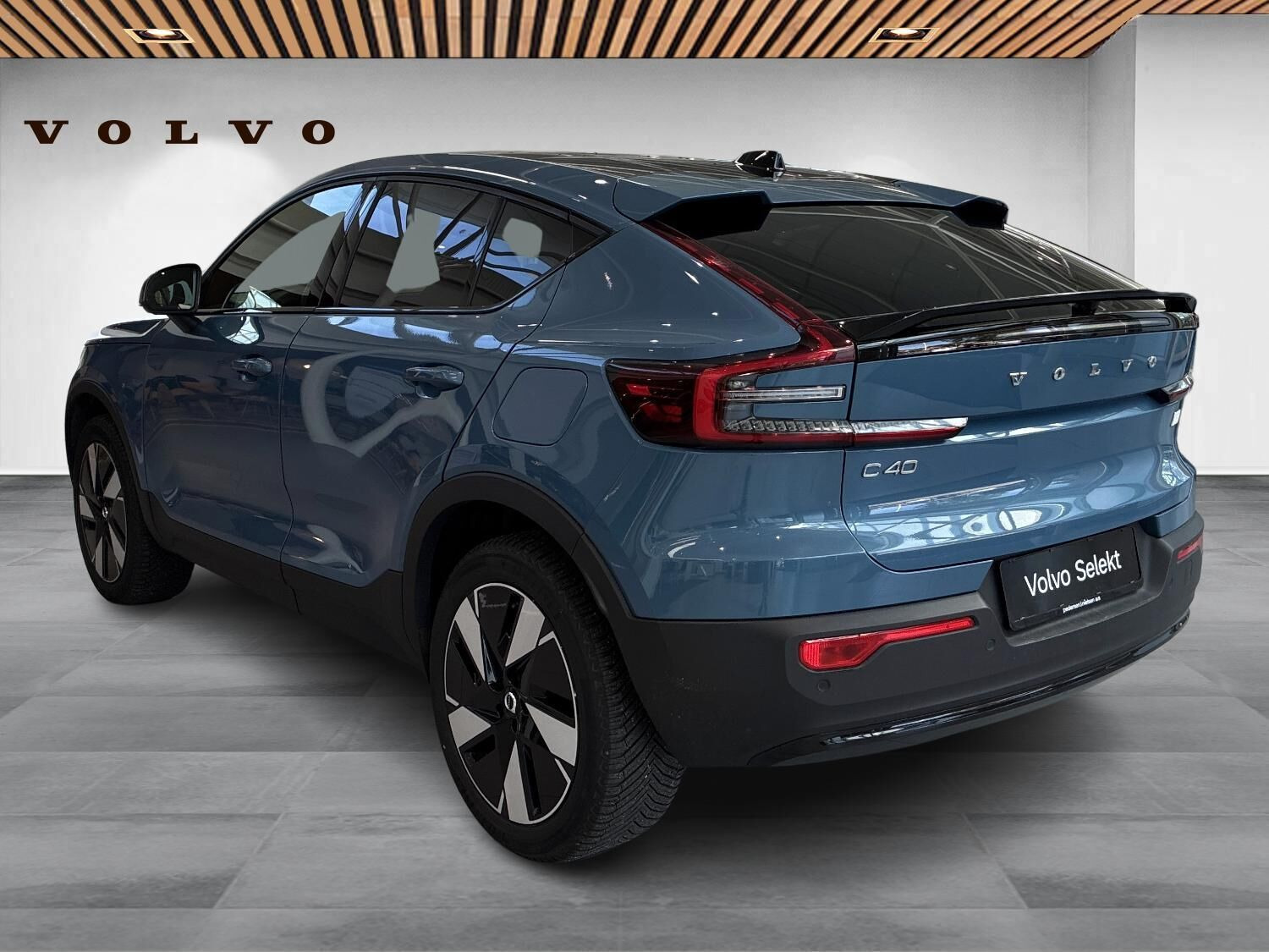 Blå Volvo C40 fra 2023