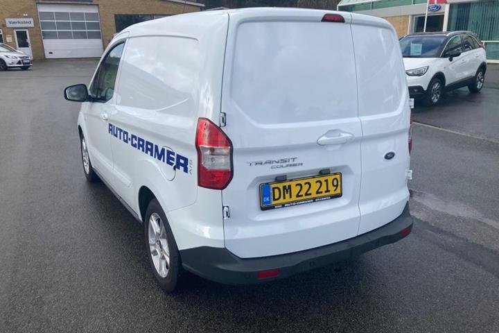 Hvid Ford Transit Courier fra 2022