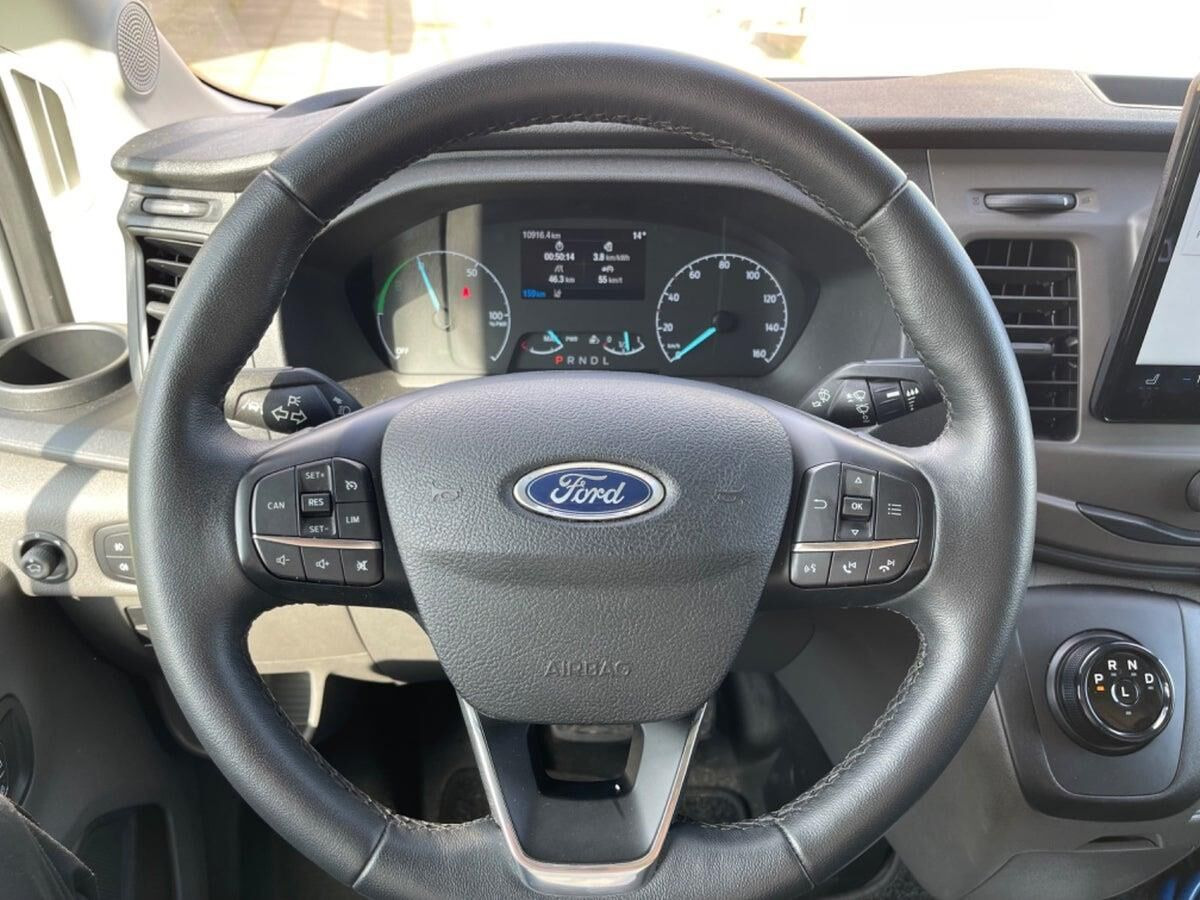 Sølv Ford E-Transit fra 2022