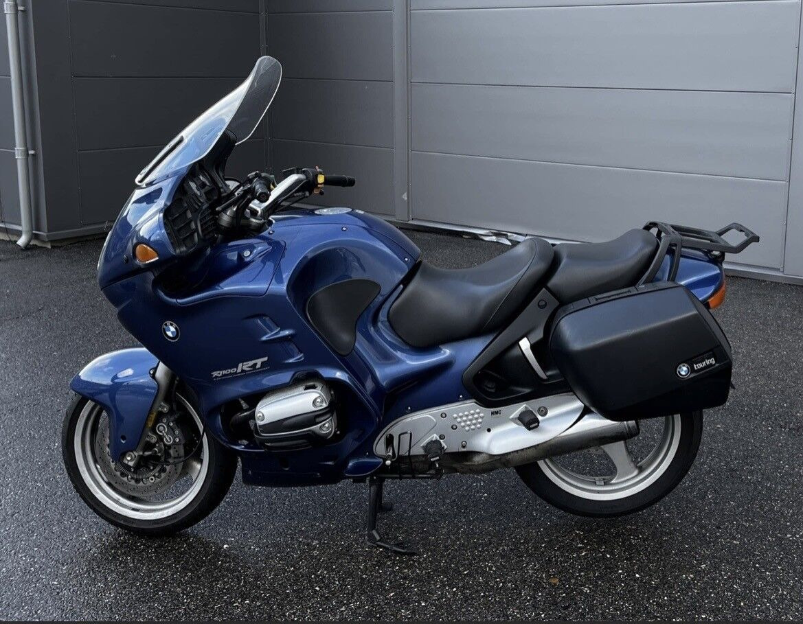 Blå BMW R 1100 RT fra 1996