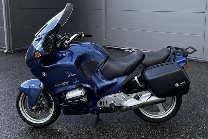 Blå BMW R 1100 RT fra 1996