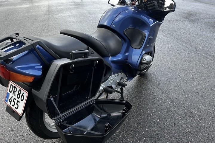 Blå BMW R 1100 RT fra 1996