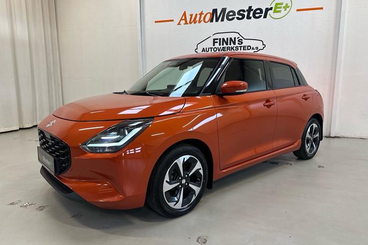 Orange Suzuki Swift fra 2025 set udefra