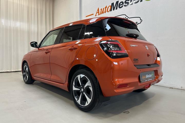 Orange Suzuki Swift fra 2025