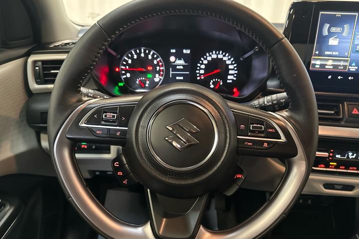 Orange Suzuki Swift fra 2025