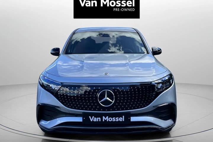 Sølv Mercedes EQB 250+ fra 2025