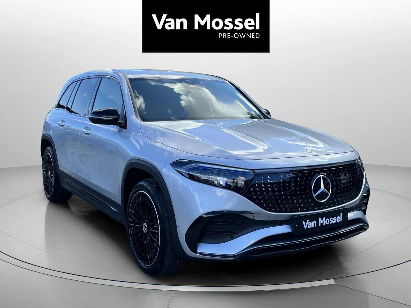Sølv Mercedes EQB 250+ fra 2025