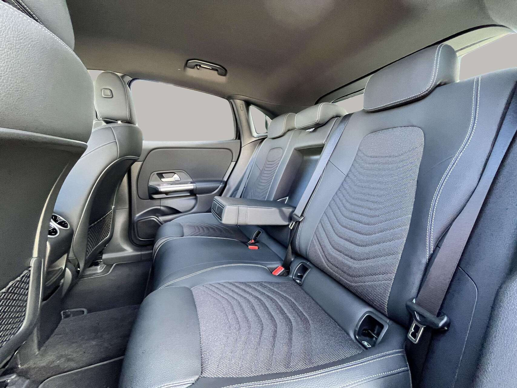 Sort Mercedes EQA 250+ fra 2025