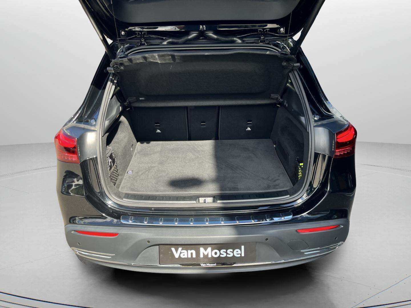 Sort Mercedes EQA 250+ fra 2025