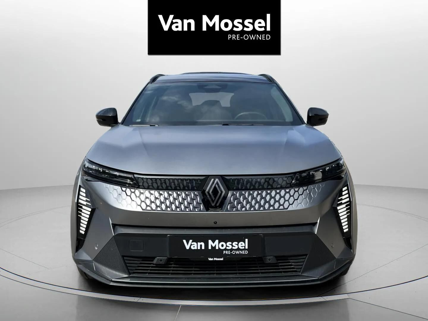 Grå Renault Scénic fra 2024