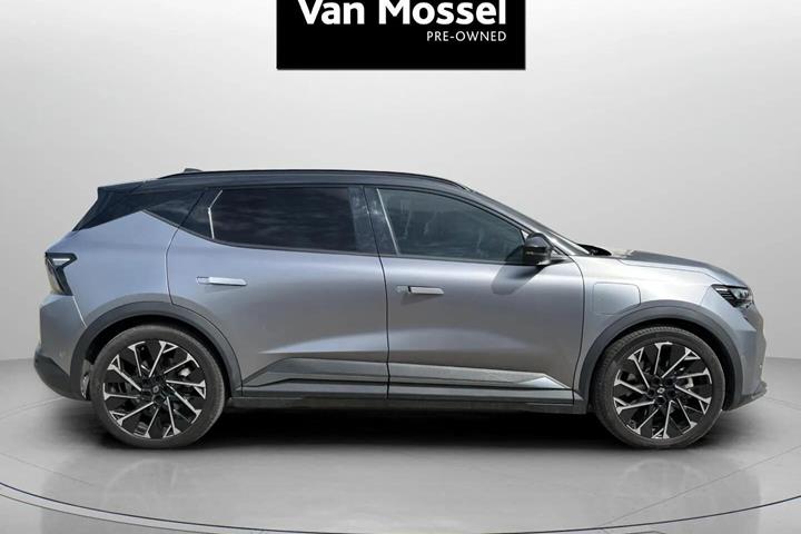 Grå Renault Scénic fra 2024