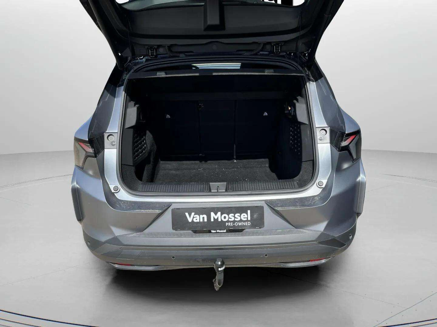 Grå Renault Scénic fra 2024