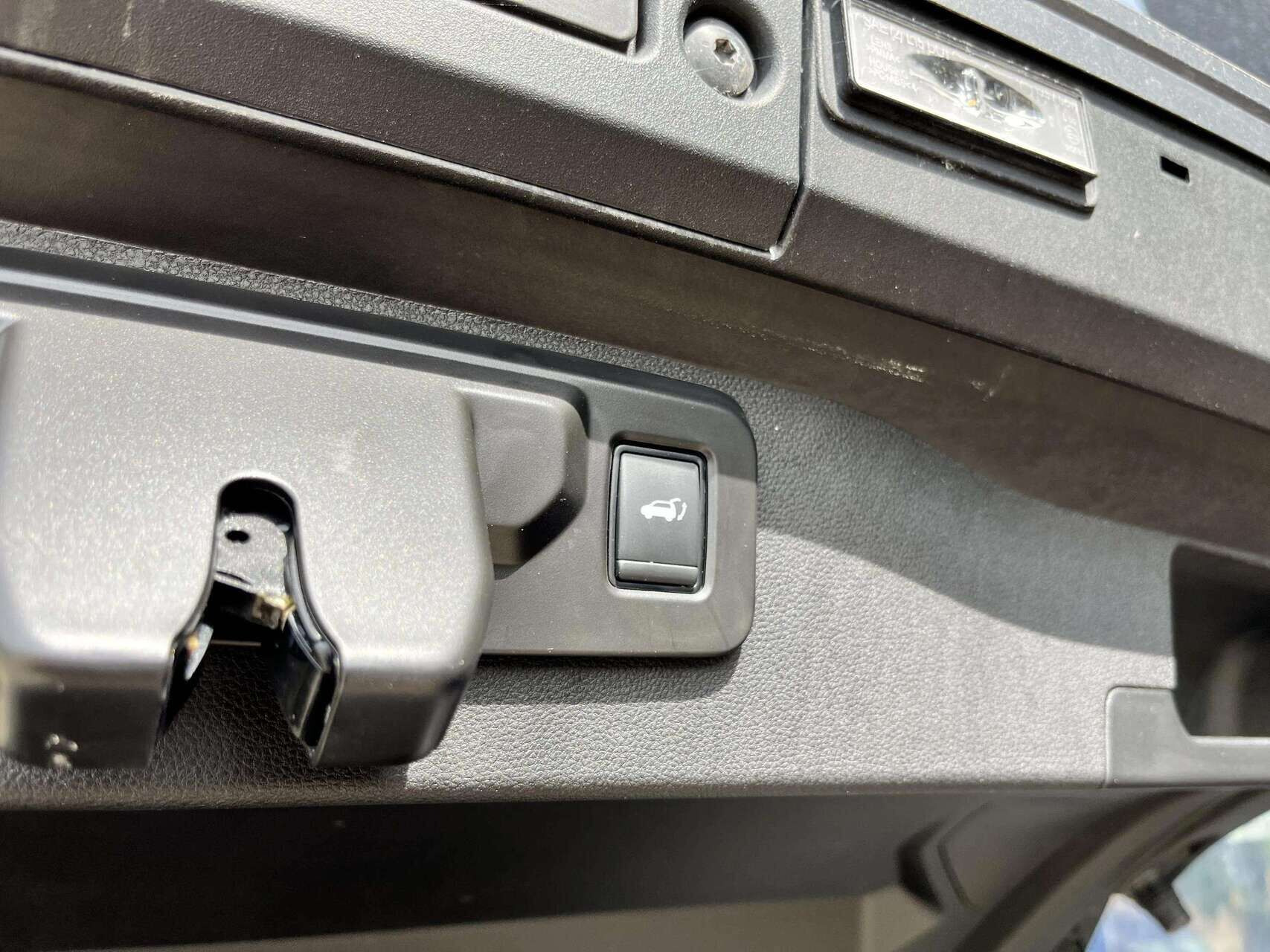Grå Renault Scénic fra 2024