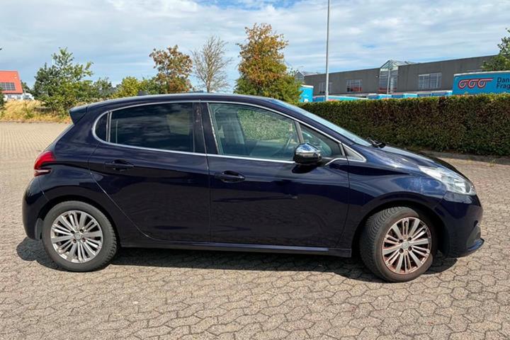 undefined Peugeot 208 fra 2017