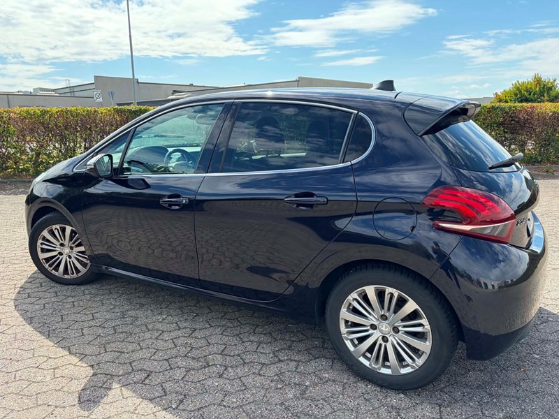 undefined Peugeot 208 fra 2017