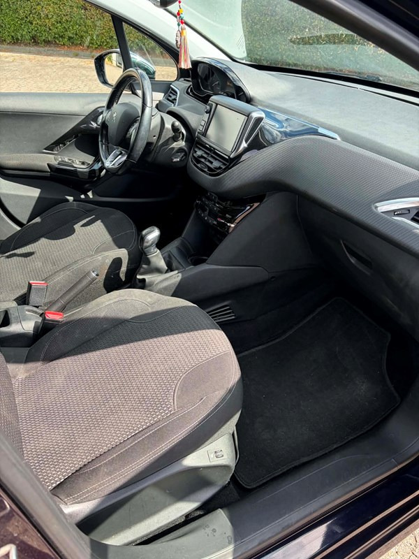 undefined Peugeot 208 fra 2017