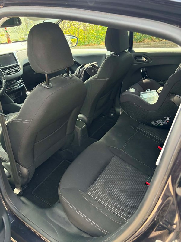 undefined Peugeot 208 fra 2017