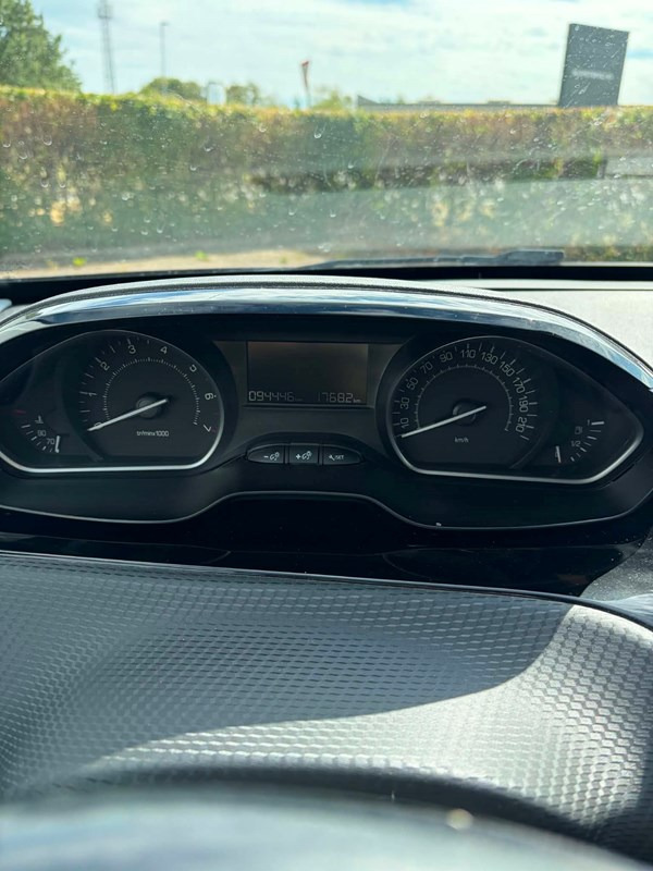 undefined Peugeot 208 fra 2017
