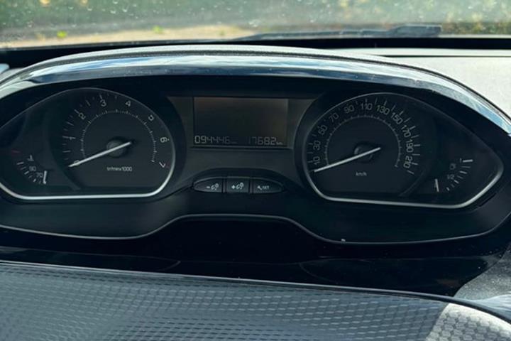 undefined Peugeot 208 fra 2017