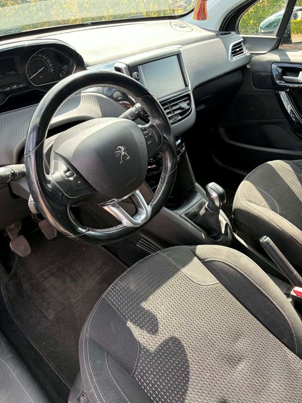 undefined Peugeot 208 fra 2017
