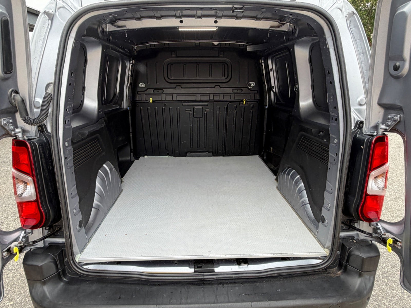 undefined Peugeot Partner fra 2020