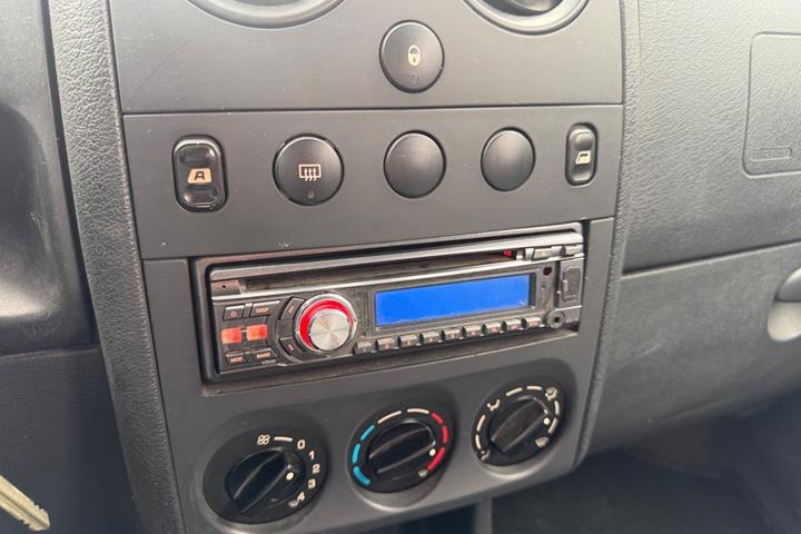 Grøn Citroën Berlingo fra 2006