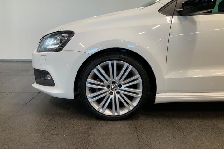 Hvid VW Polo fra 2015