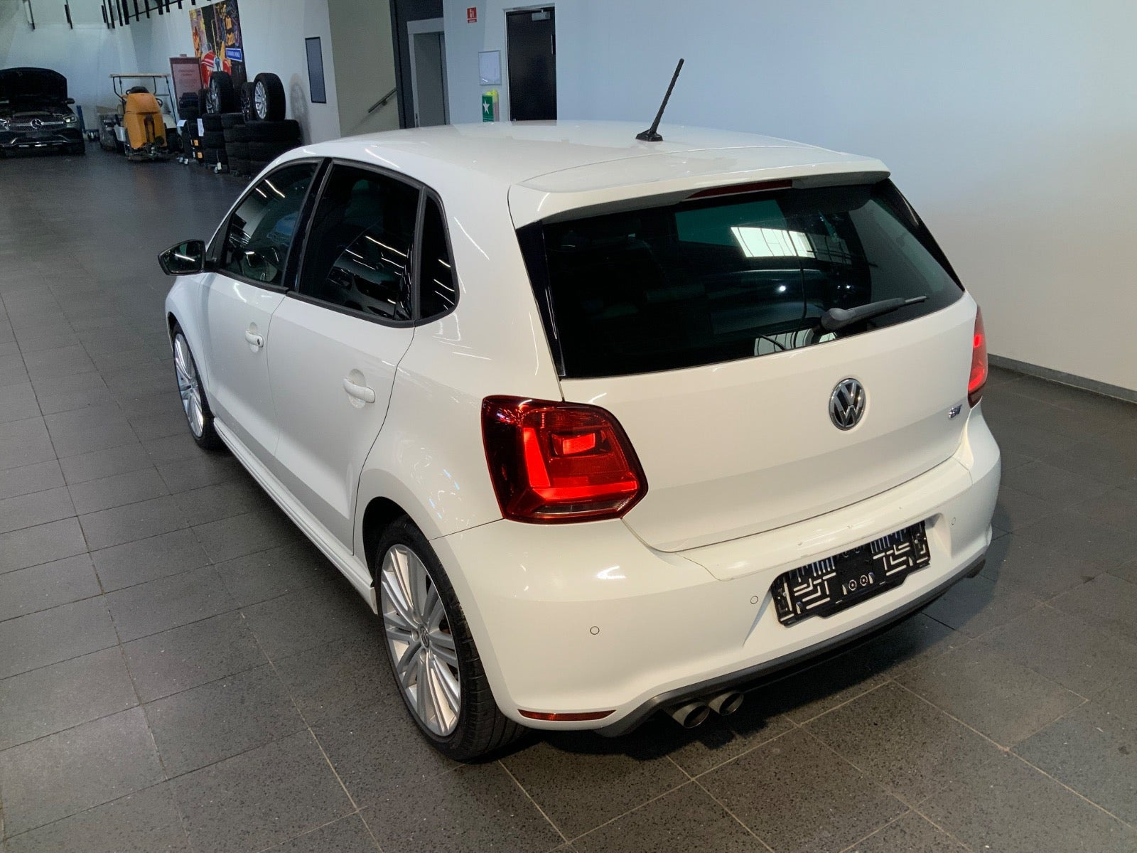Hvid VW Polo fra 2015