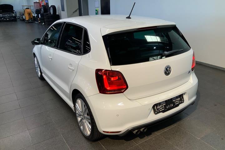 Hvid VW Polo fra 2015