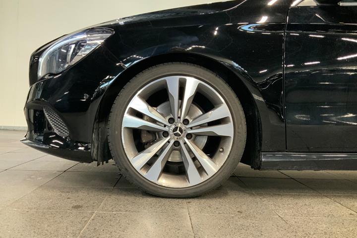 Sort Mercedes CLA200 fra 2018