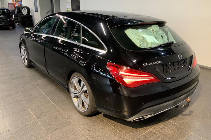Sort Mercedes CLA200 fra 2018