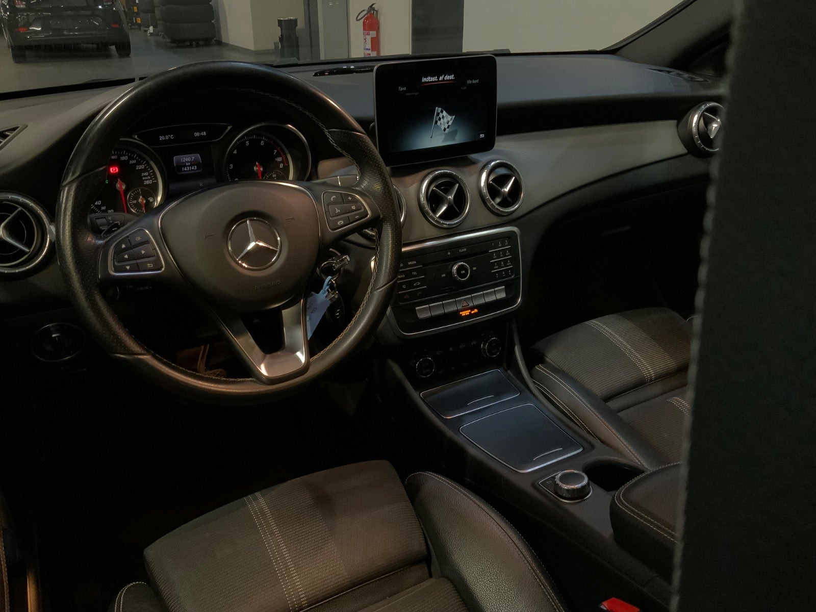 Sort Mercedes CLA200 fra 2018