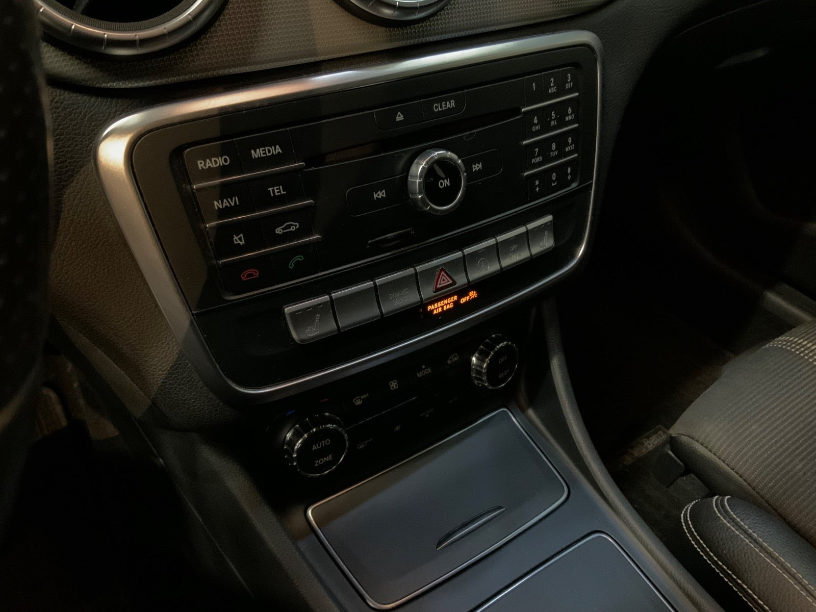 Sort Mercedes CLA200 fra 2018