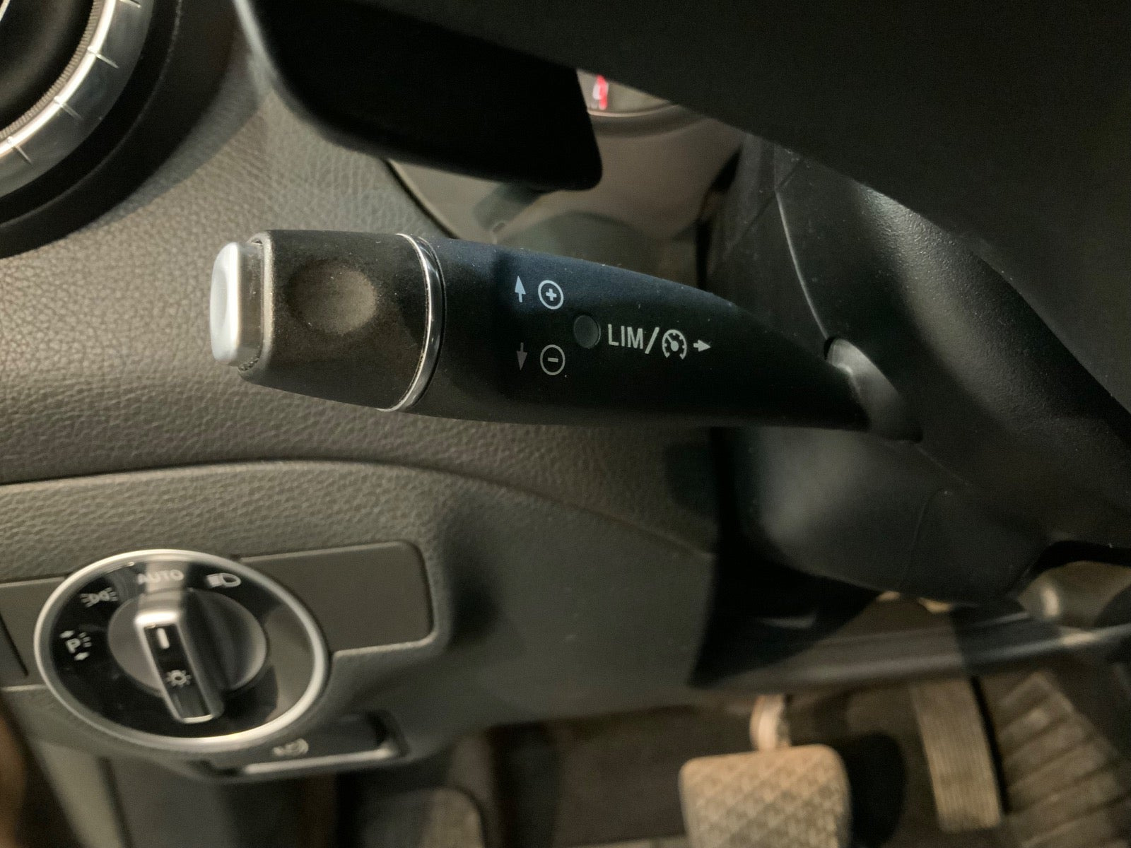 Sort Mercedes CLA200 fra 2018
