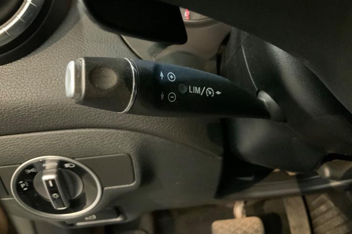 Sort Mercedes CLA200 fra 2018